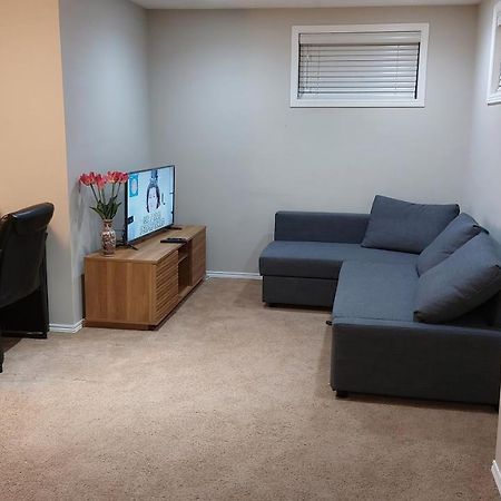 Lovely 1-Bedroom Basement Suite Winnipeg Exterior photo