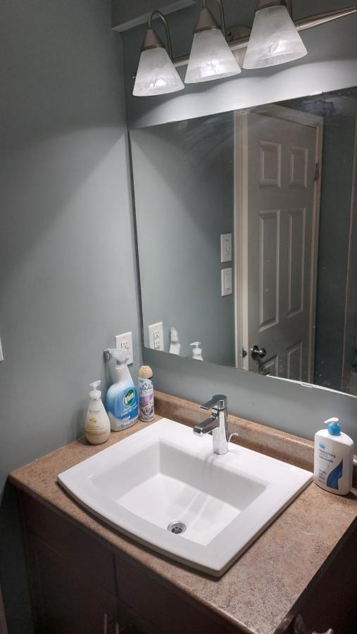 Lovely 1-Bedroom Basement Suite Winnipeg Exterior photo