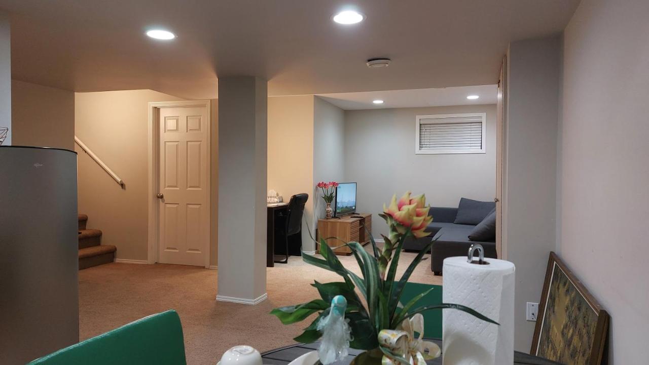 Lovely 1-Bedroom Basement Suite Winnipeg Exterior photo