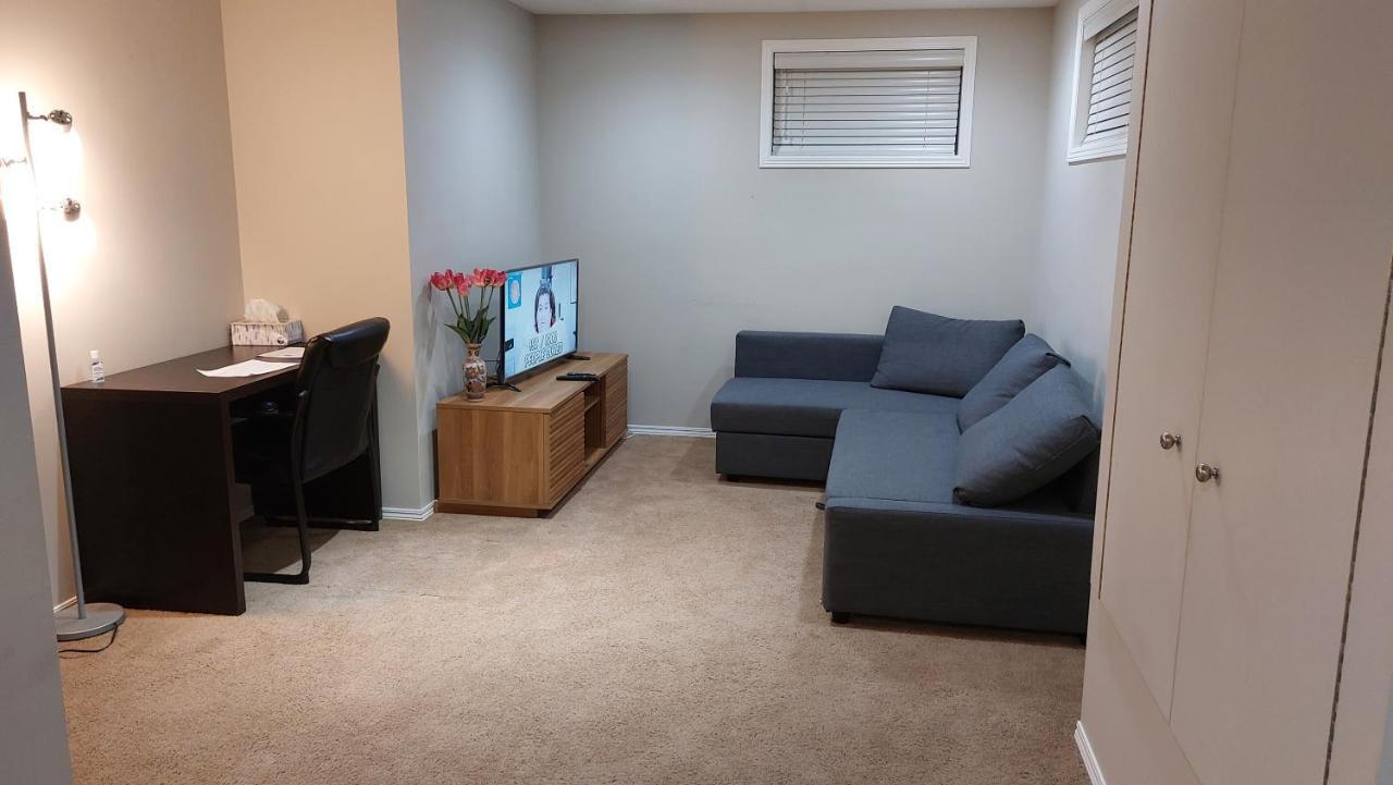 Lovely 1-Bedroom Basement Suite Winnipeg Exterior photo